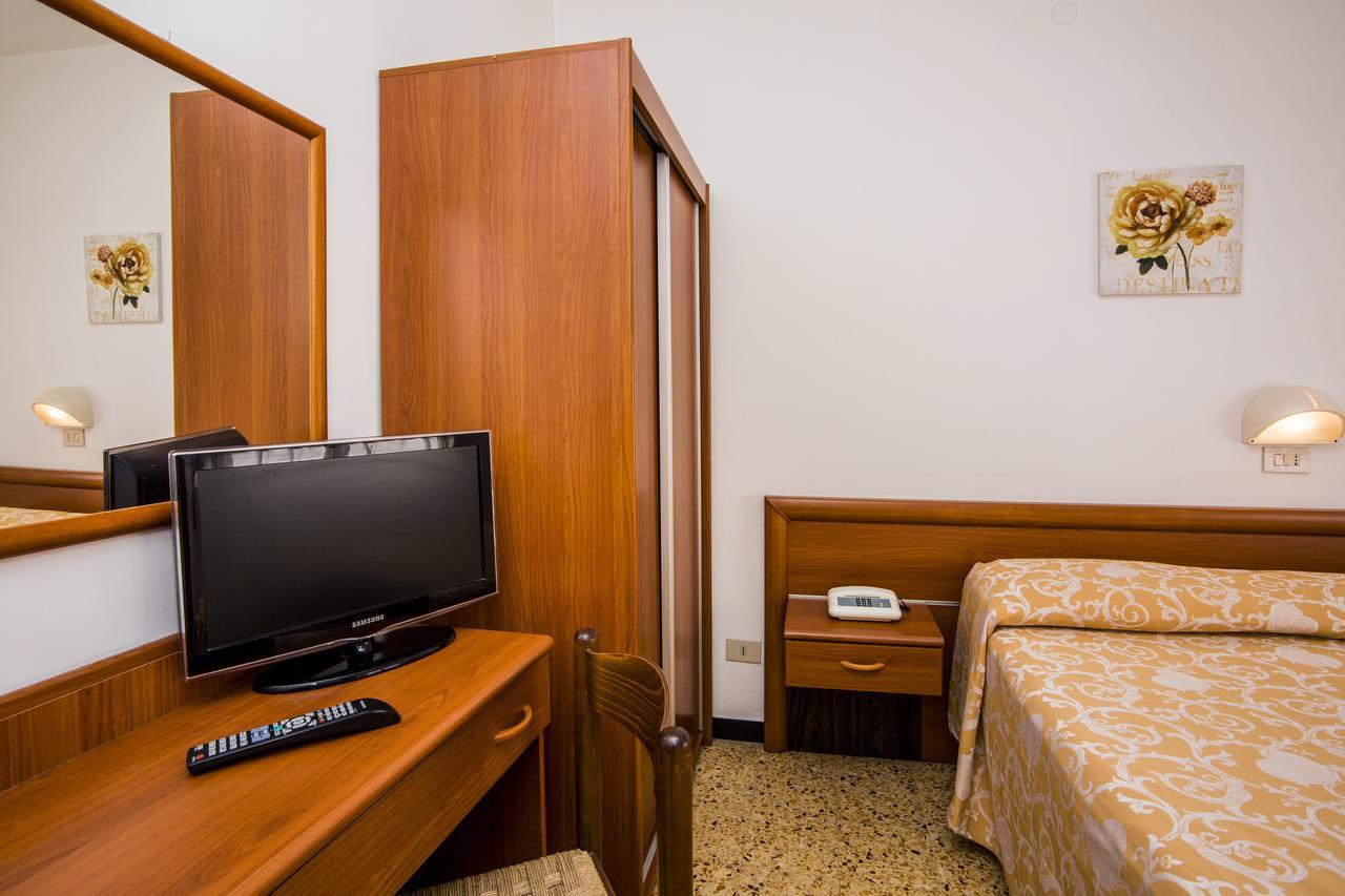 B&B Hotel Costa Azzurra สโปตัวร์โน ภายนอก รูปภาพ